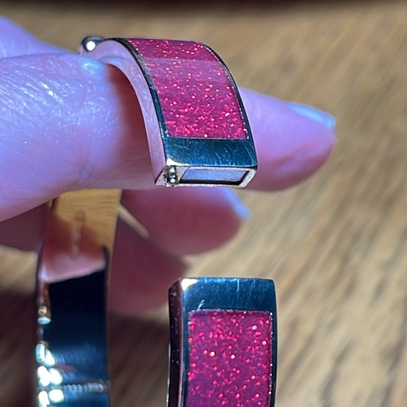 COACH SIGNATURE PUSH HINGED BANGLE RED GLITTER - Picture 12 of 15